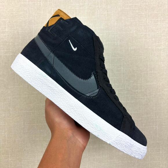 ♣️ 2023 Nike SB Blazer Mid “Black Patchwork” 10.5M